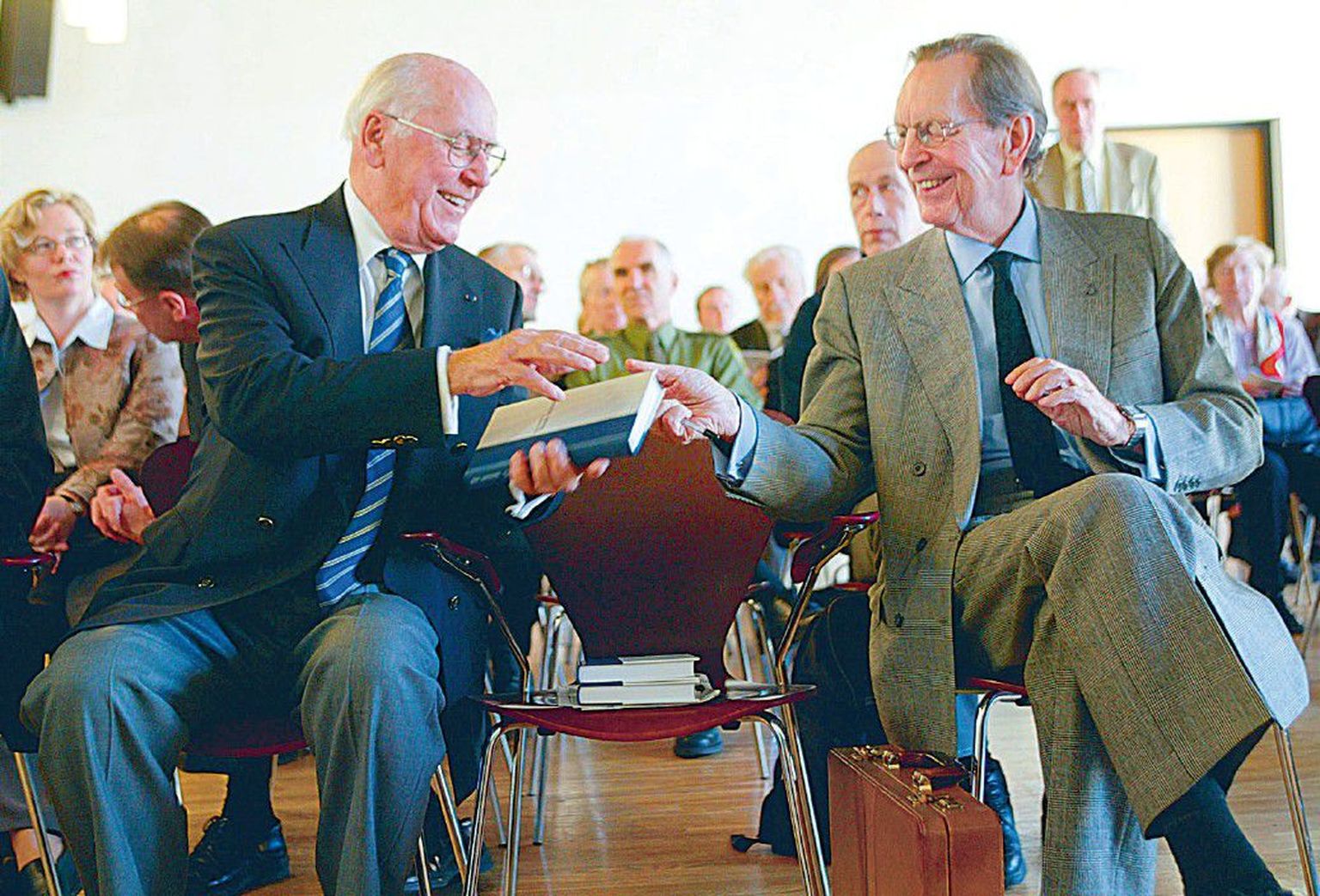 Lennart Meri ja Max Jakobson (paremal) olid head sõbrad, mis aitas kaasa Eesti-Soome suhete arengule.