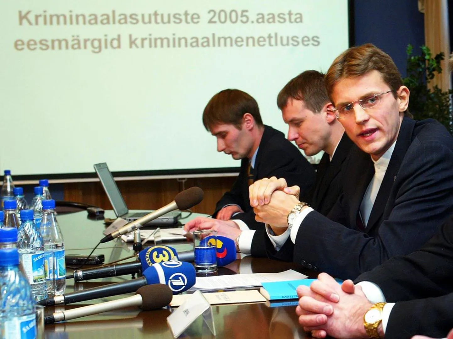 Margus Kurm, riigi peaprokurör Norman Aas ja justiitsminister Ken-Marti Vaher ühel pressikonverentsil 2005. aastal.