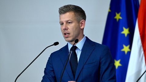 Orbāna ēras beigas: Ungārijas parlaments ievēl Maģaru premjerministra amatā