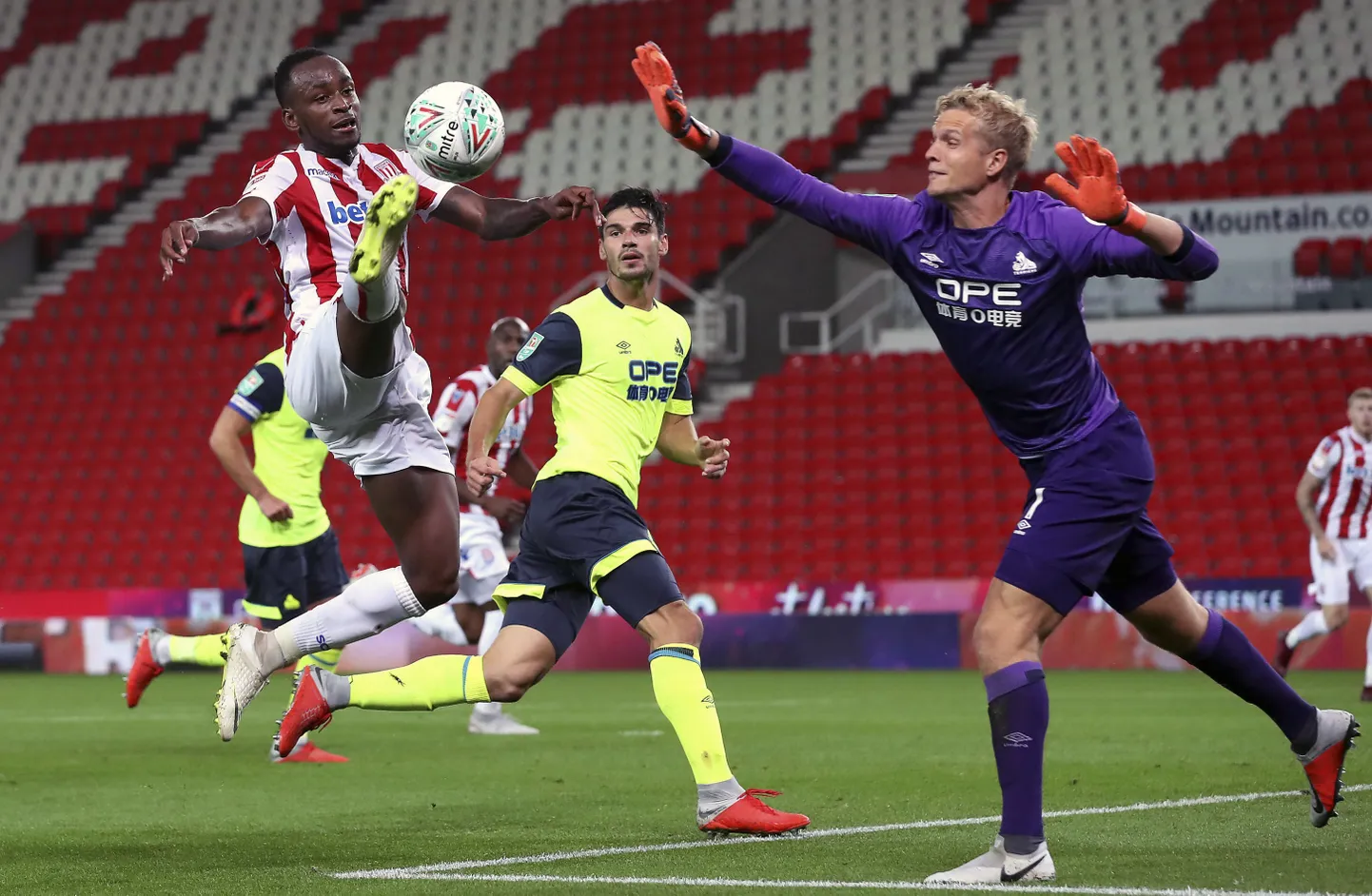 Stoke'i ja Huddersfieldi kohtumine Inglismaa liigakarikasarjas.