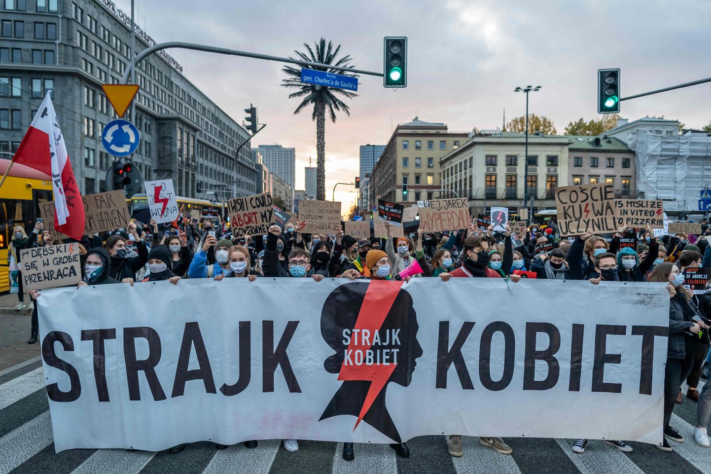Eile peatasid meeleavaldajad liikluse Varssavis.