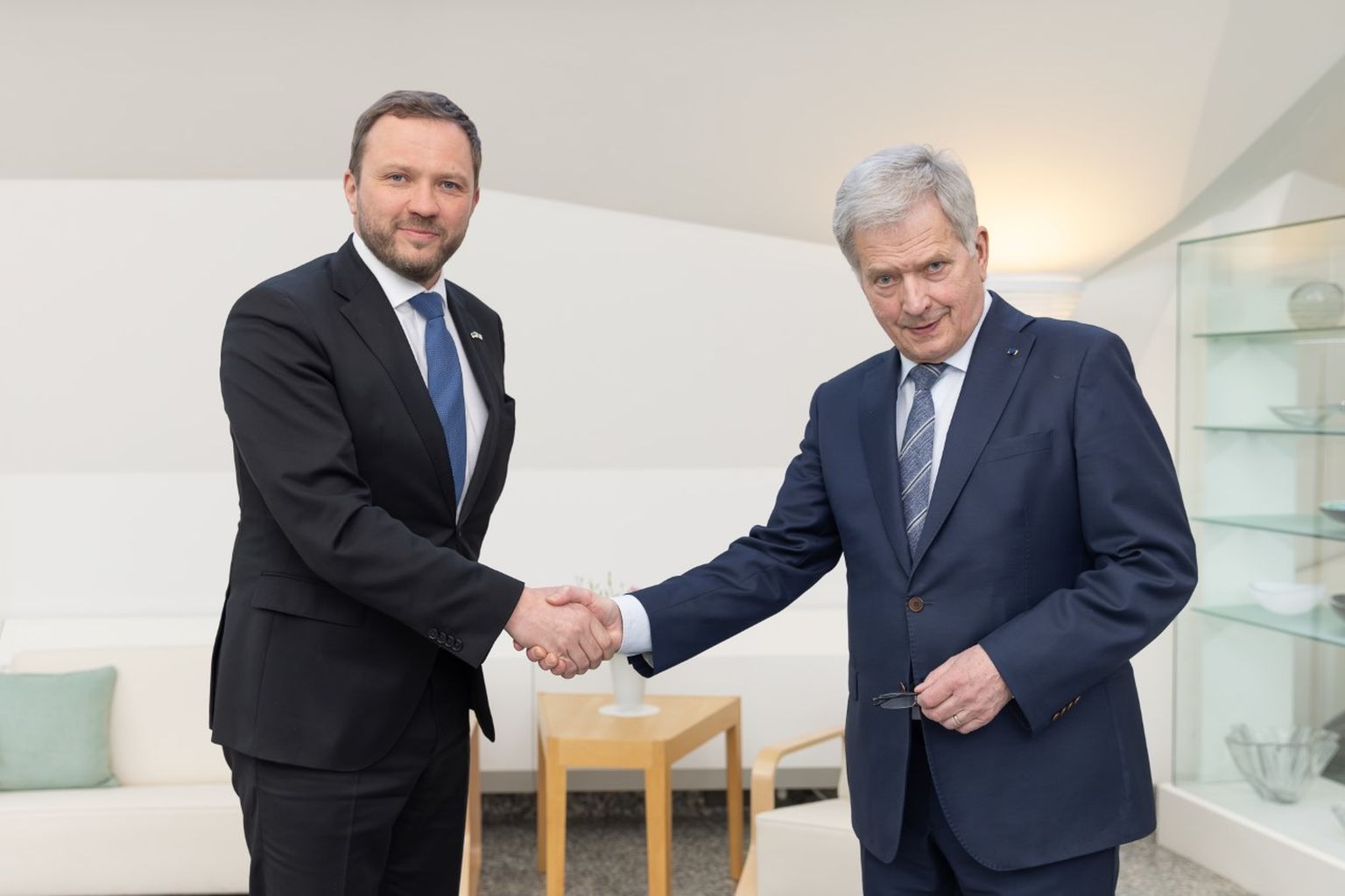 Министр иностранных дел Маргус Цахкна встретился с президентом Ниинистё во время визита в Финляндию.