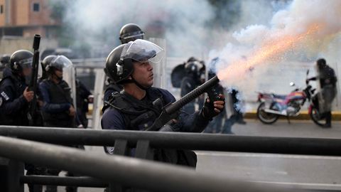 Venezuelas kasutasid julgeolekujõud meeleavaldajate vastu pisargaasi