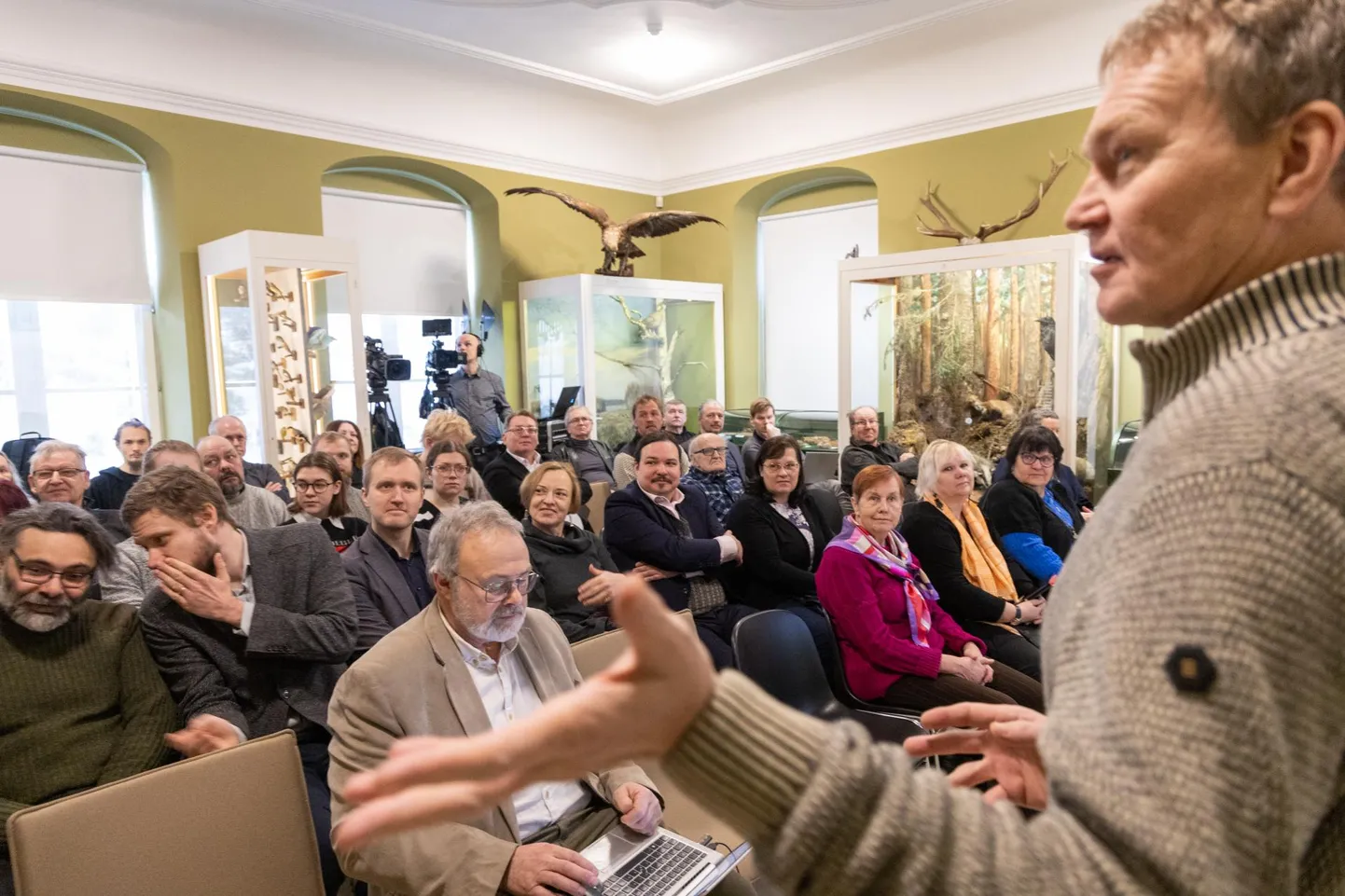 Konverentsi juhatas sisse Viljandi muuseumi direktor Jaak Pihlak.
