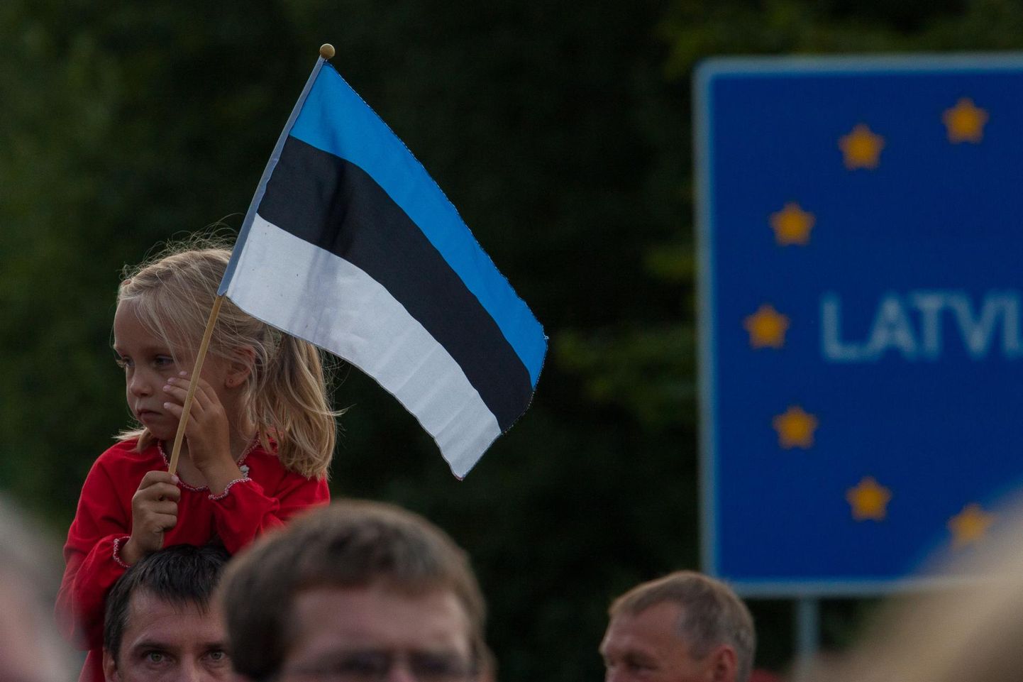 Eesti ja Läti piiripunktis Lillis, kus on tehtud viis aastat tagasi seegi pilt, tuleb reedel traditsiooniline Balti keti aastapäeva üritus.