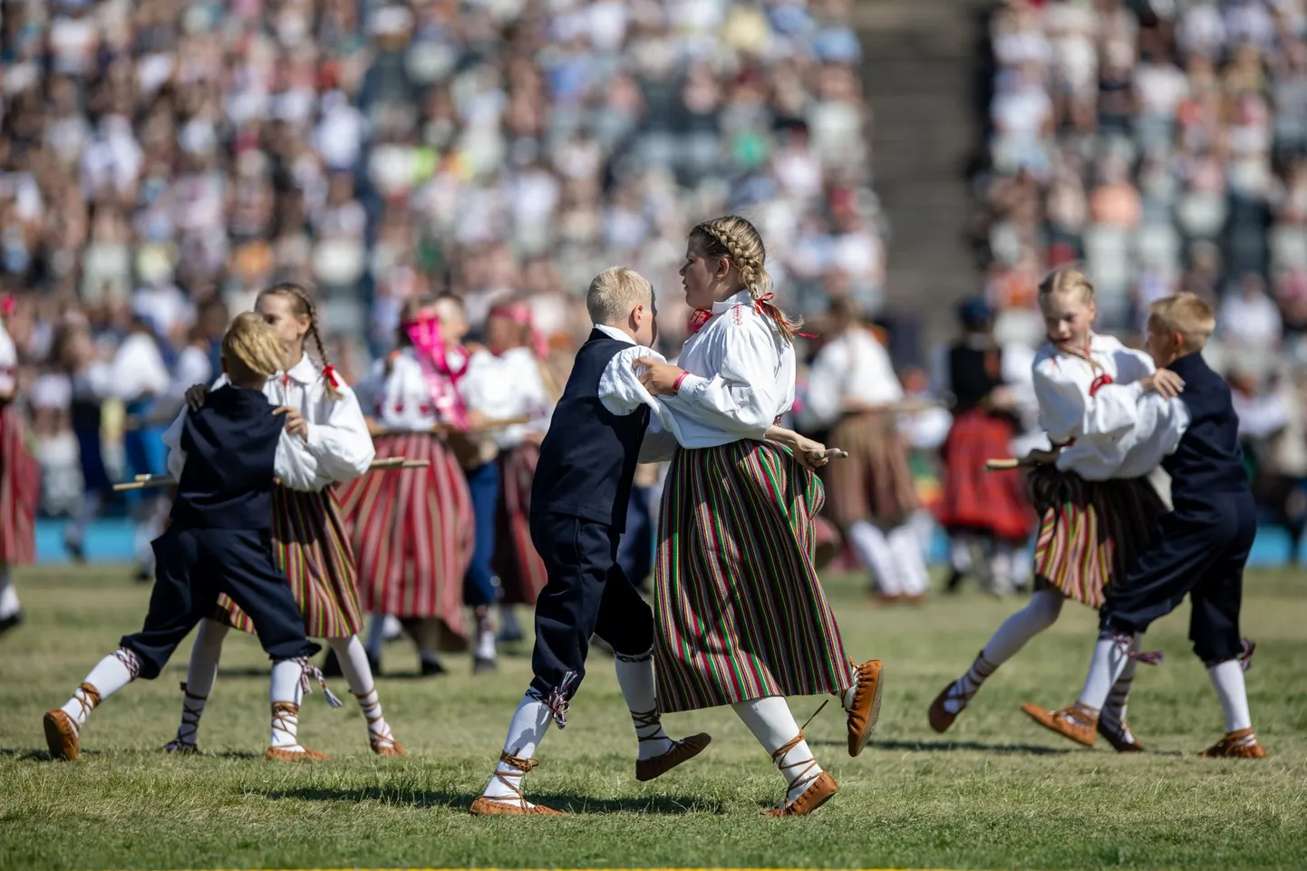 30.06.2023. Tallinn. Noorte tantsupidu "Sillad" Kalevi staadionil. XIII Noorte tantsu- ja laulupidu. Peaproov. Foto Eero Vabamägi, Postimees FOTO: Eero Vabamägi