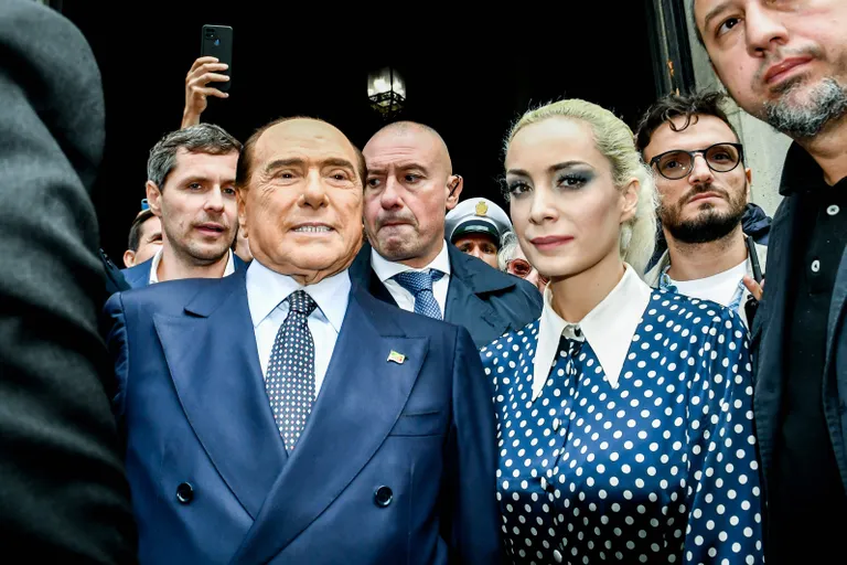 Берлускони с Мартой Фашиной в сентябре 2022 года