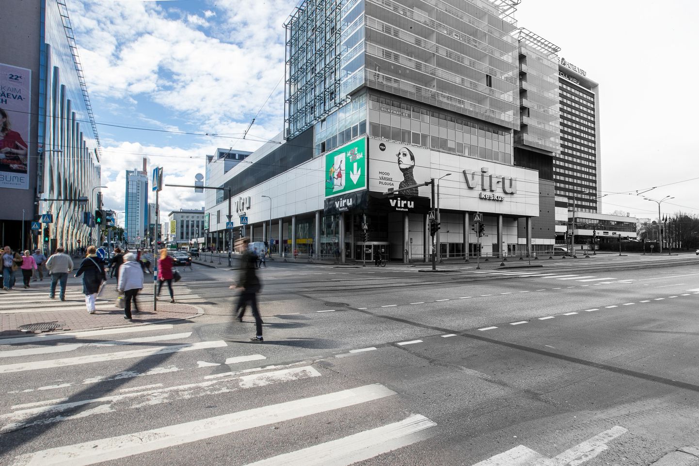Центр Таллинна: вид на торговый центр Viru
