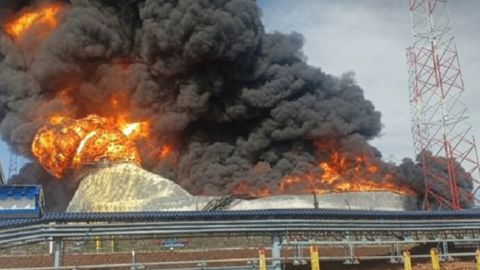 ВИДЕО ⟩ Украинские дроны атаковали диспетчерскую станцию нефтепровода в Кировской области
