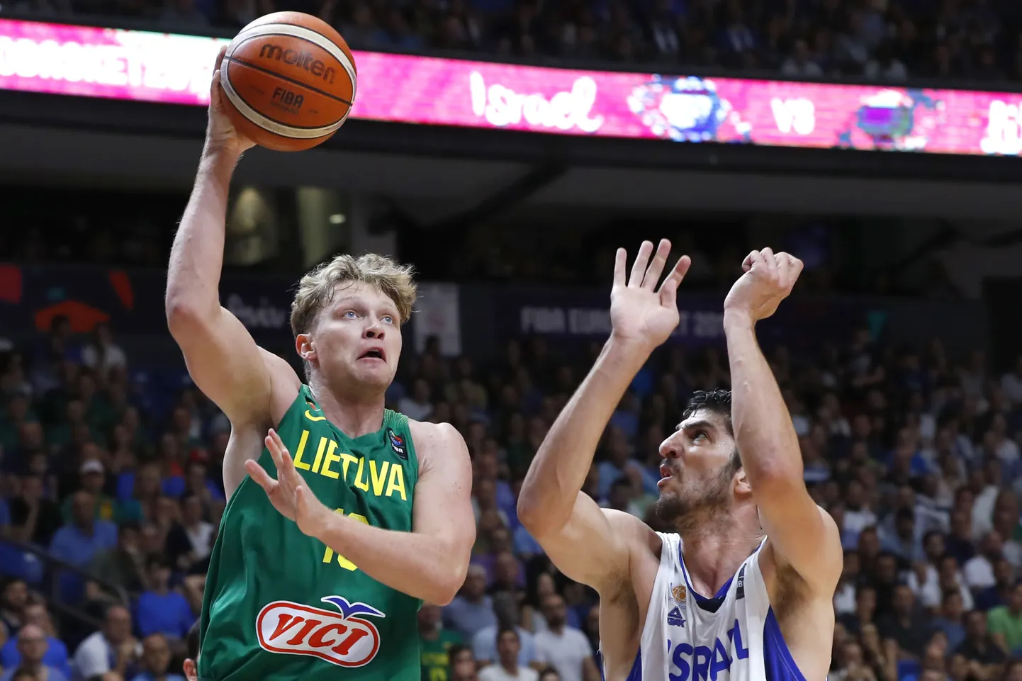 Mindaugas Kuzminskas oli EM-il üks Leedu silmapaistvamaid mängijaid, ent NBA-s tema mänguaeg hoopis kahanes.
