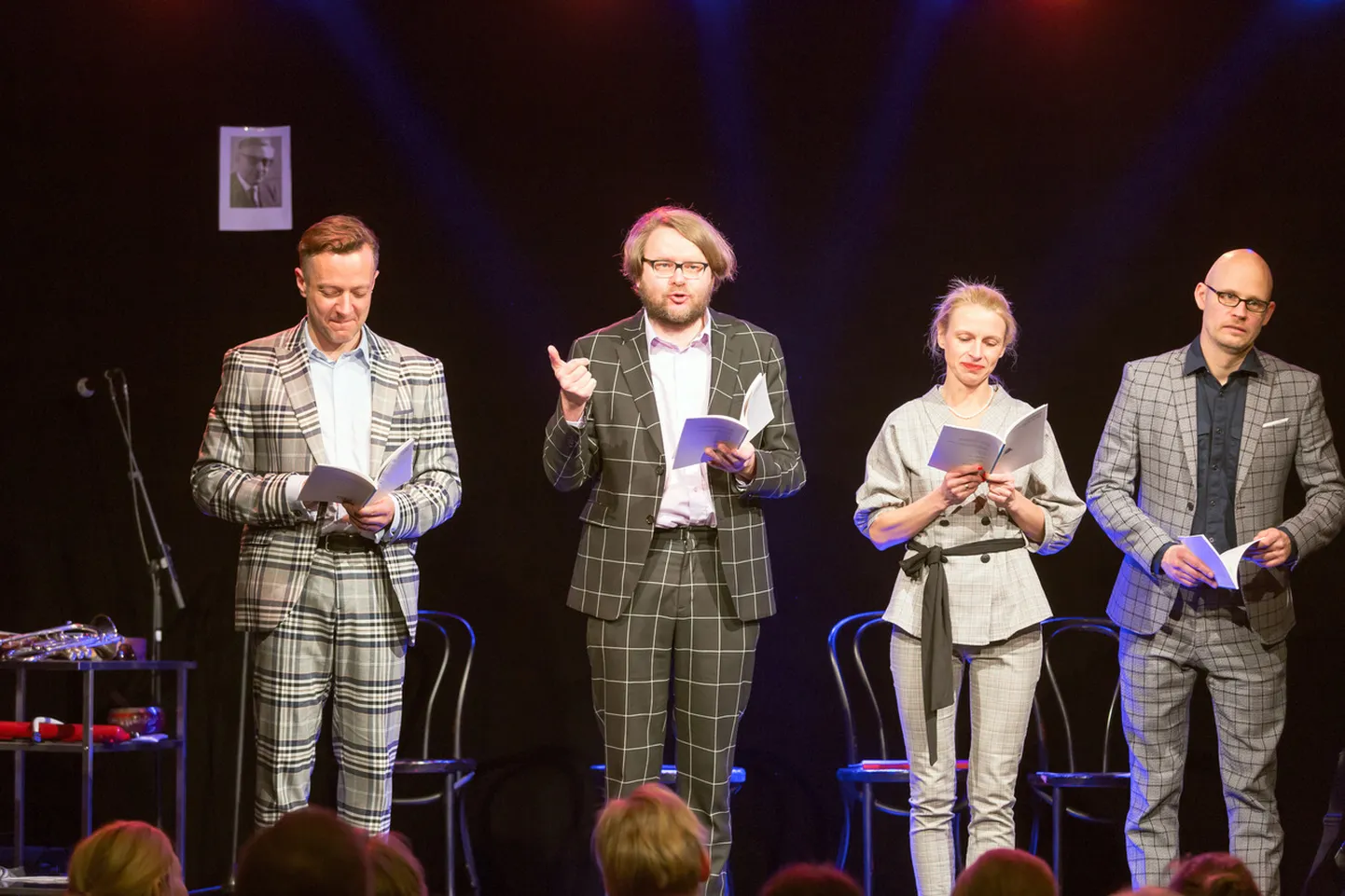 Lavastuses «Stiiliharjutused» möllavad laval Jan Kaus, Eva Koldits, Indrek Koff ja Toomas Täht.
