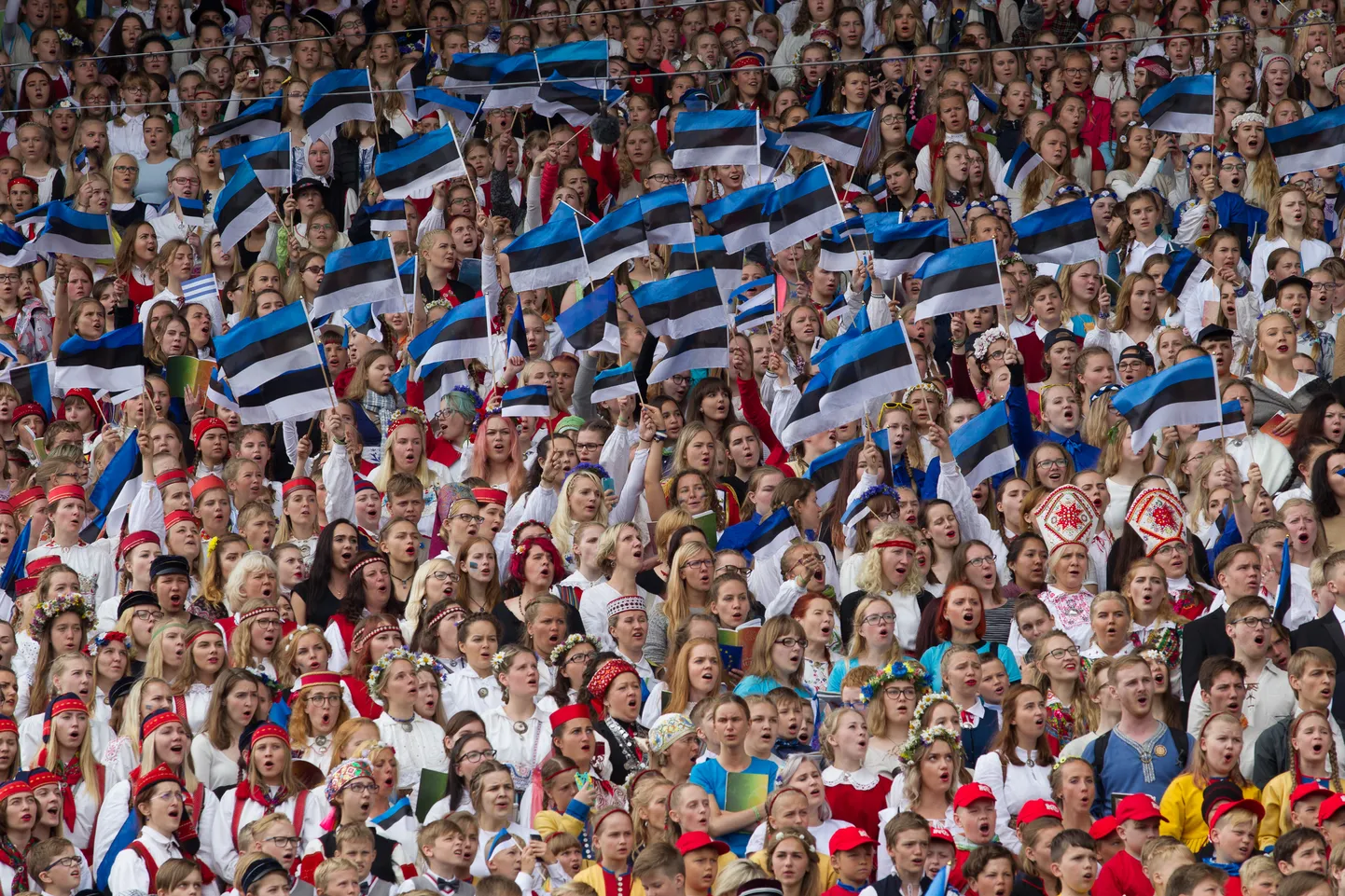 Численность населения в прошлом году сократилась почти на 5000 человек.