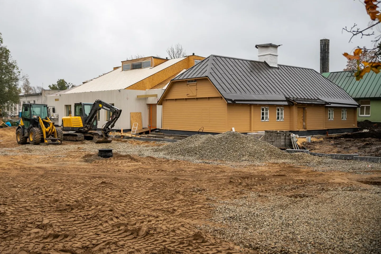 Lihula tervisekeskuse projekti muutis keerukamaks vana, mantelkorstnaga muinsuskaitselise hoone ühendamine uue osaga.