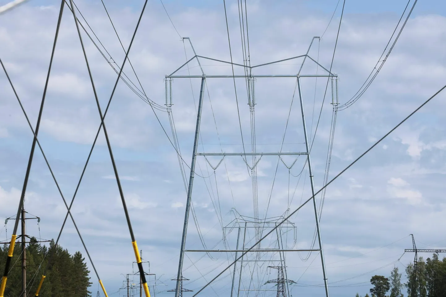 Eesti lahtiühendamine Venemaa elektrivõrgust läks edukalt, kuid sellega kaasnevate kulude kandmine on endiselt segane.