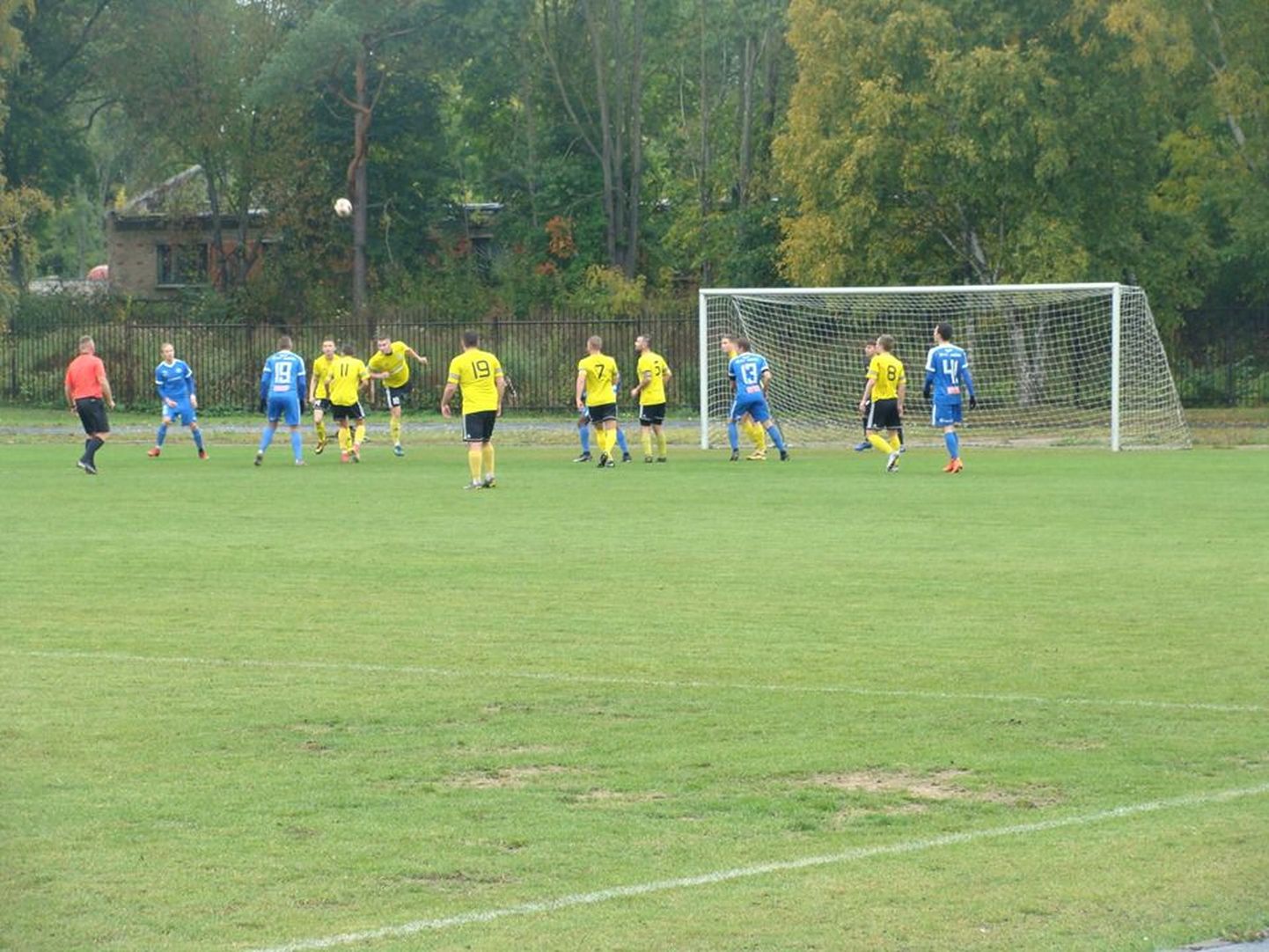 Дублирующая команда кохтла-ярвеского ФК "Ярве" во второй эстонской лиге потерпела крупнейшее поражение в сезоне, уступив со счетом 0:8 ласнамяэскому "Аяксу".