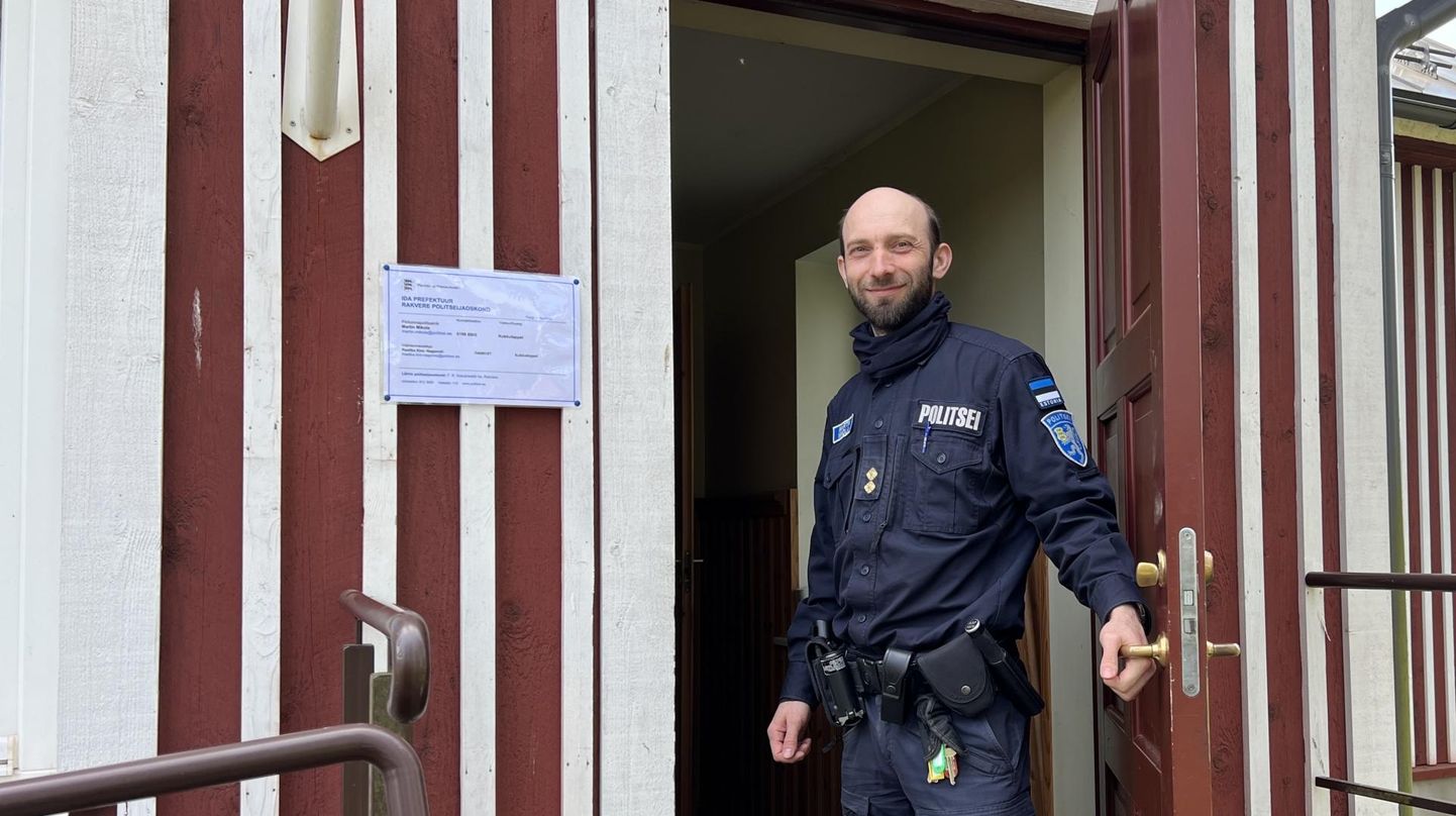 Piirkonnapolitseinik Martin Mikola ootab inimesi vastuvõtule uutes tööruumides Kadrinas aadressil Pargi tänav 3.