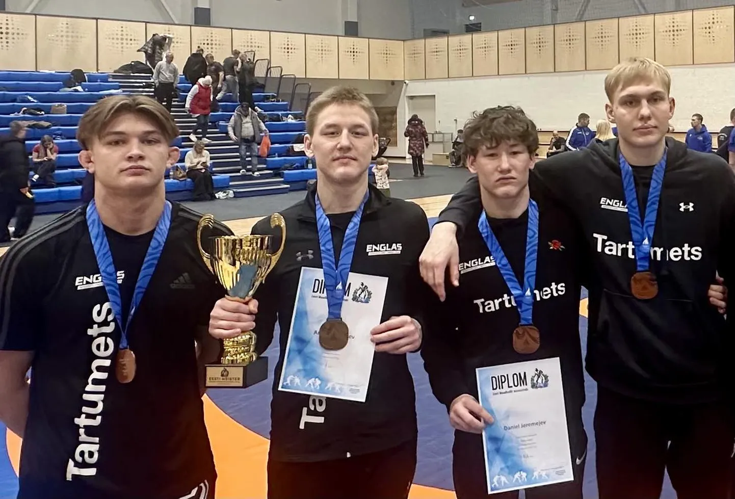 Tartu Kalev-Englase Eesti meistrivõistluste medalistid Max Hristjuk (vasakult), Artur Jeremejev, Daniel Jeremejev ning Meelis Jõesaar.