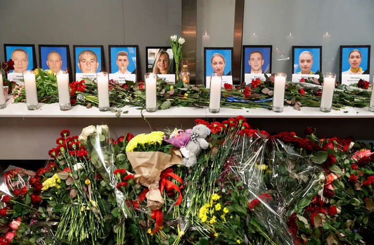 Teheranis Ukraina lennukiga juhtunud õnnetuses hukkunud ukrainlaste mälestamine Kiievi Borõspili lennujaamas
