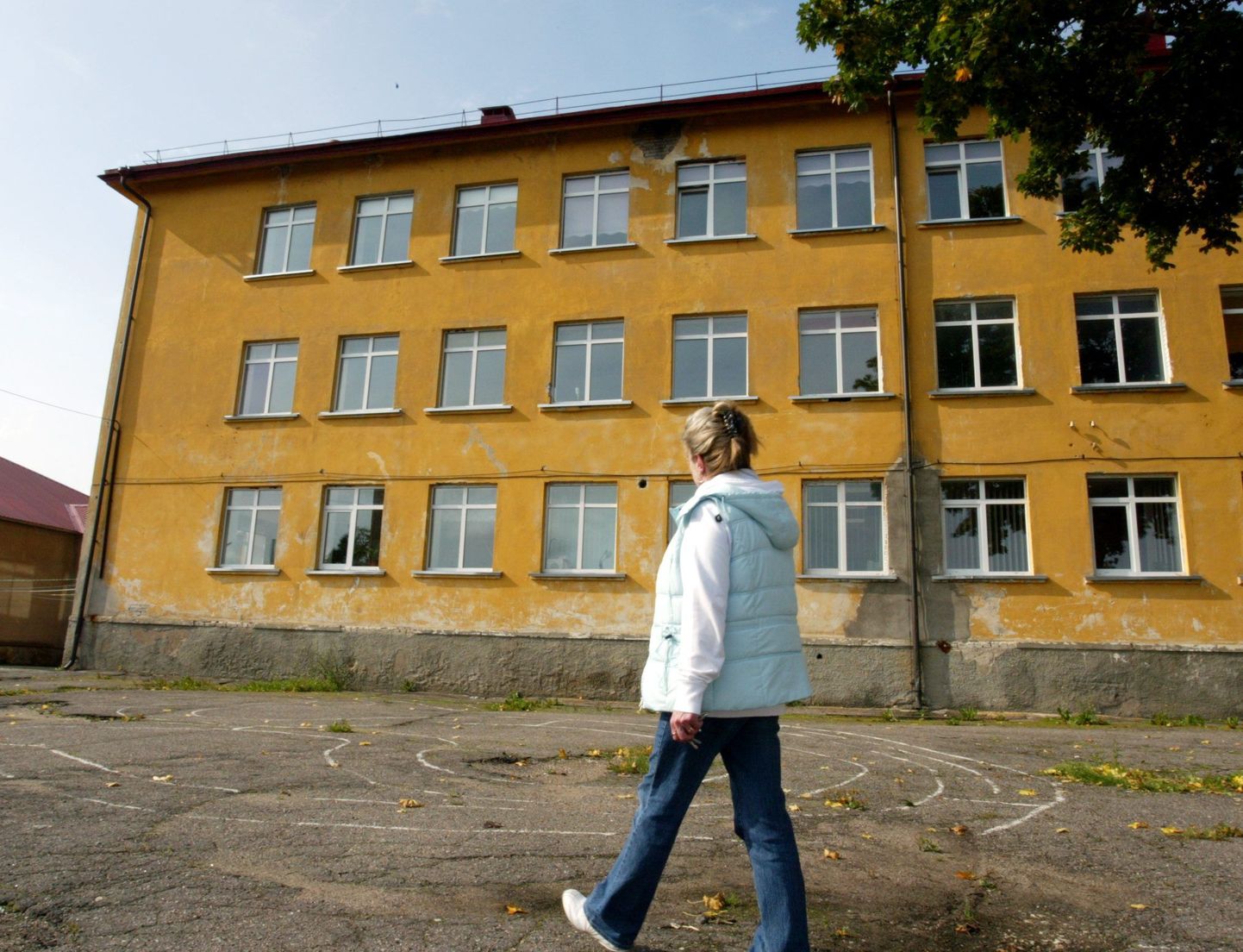 Pildil on üks Eesti kahest erikoolist - Tapa erikool.