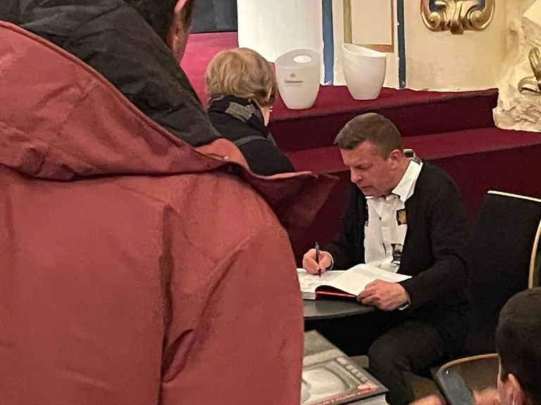 Леонид Парфенов на творческом вечере в Splendid Palace, 1 апреля 2023 года
