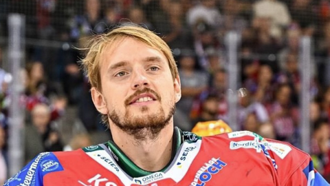 Почему у хоккейного вратаря Гудлевскиса больше нет обручального кольца?