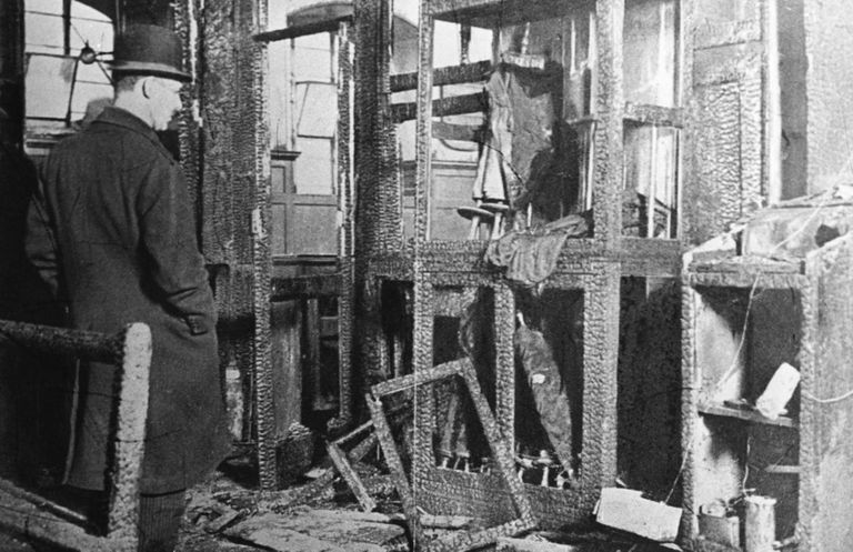 9. novembril 1938 juudivastaste pogrommide kägus Saksamaal Berliinis maha põletatud sünagoog.