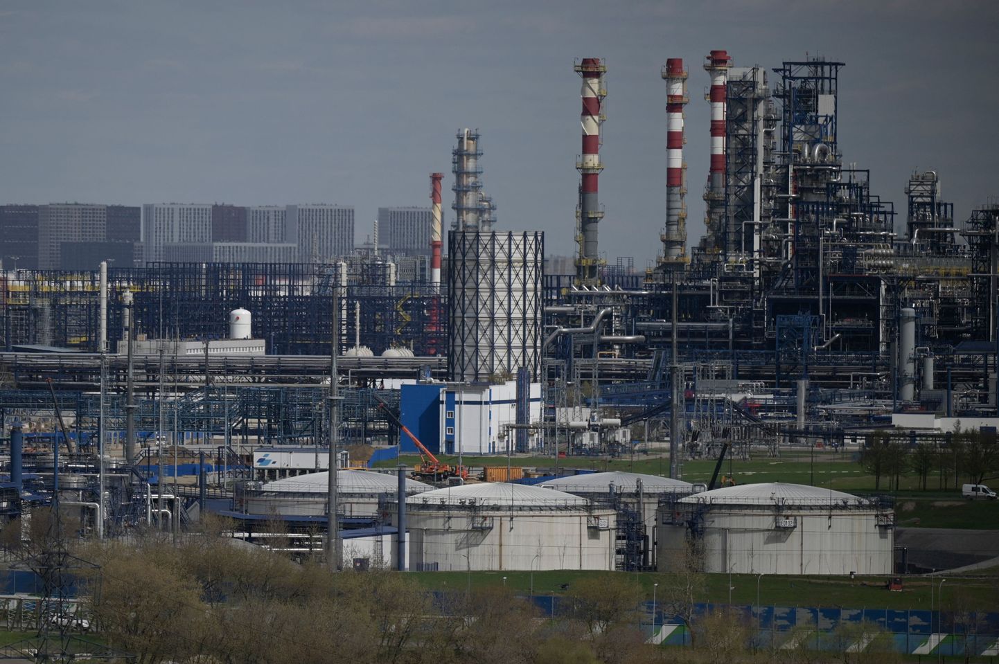 Нефтеперерабатывающий завод "Газпром нефти".