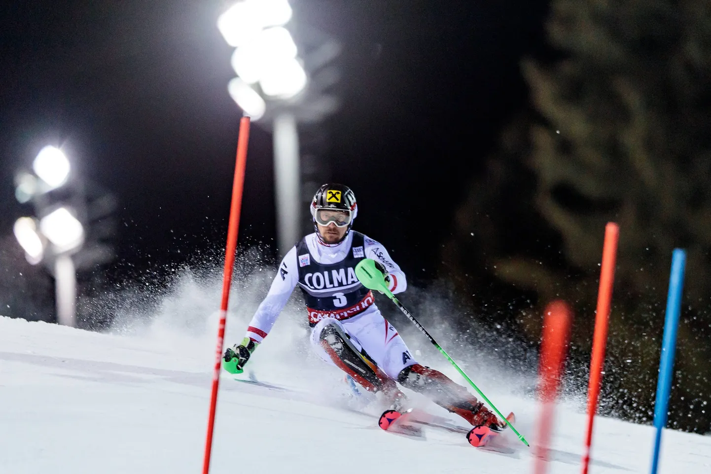 Marcel Hirscher liigub kindlalt oma seitsmenad MK-sarja üldvõidu suunas.