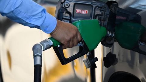 Торговцы объясняют, когда будет заметно снижение акциза на дизельное топливо