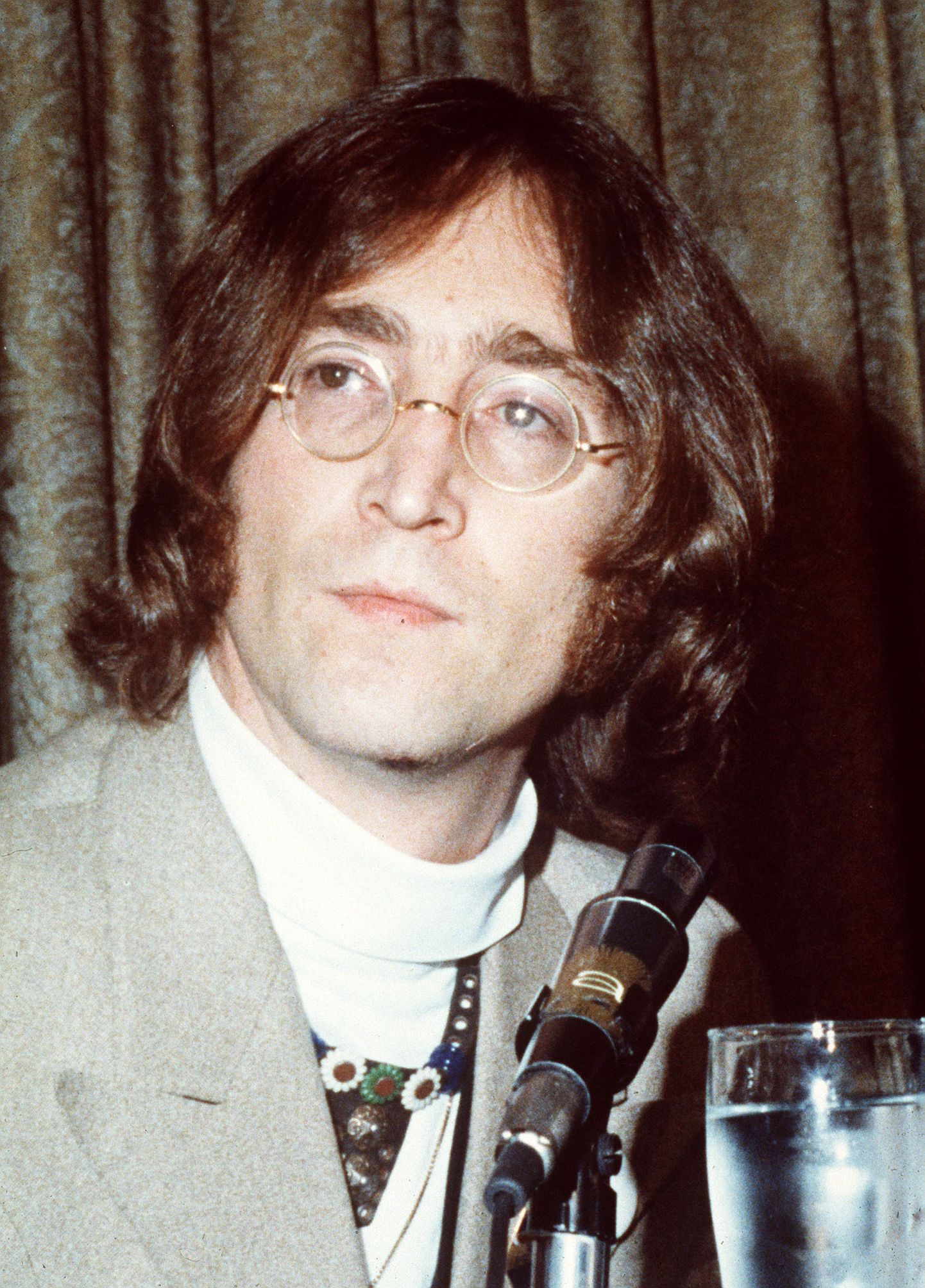 ** FILE ** This undated file photo shows John Lennon.  (AP Photo, file) / SCANPIX Code: 436