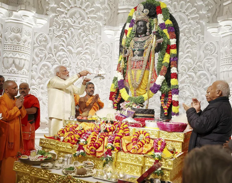 India peaminister Narendra Modi 22. jaanuaril 2024 Uttar Pradeshi osariigis Ayodhya linnas endise mošee kohale loodud Ram-i Hindu Templi pühitsemisel.