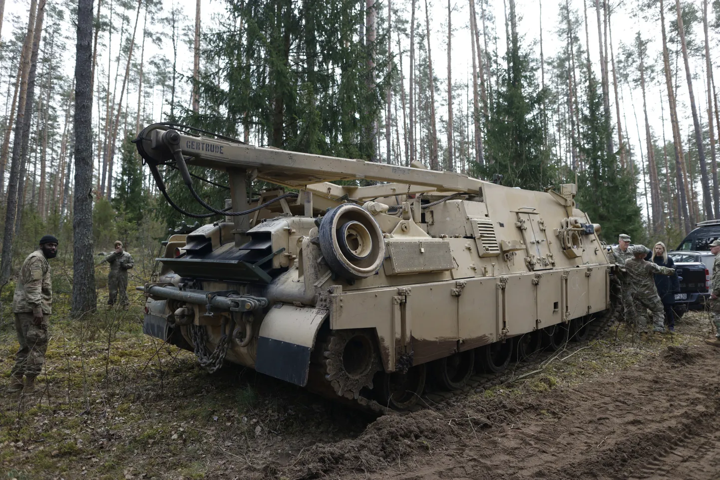 Samasugune M88 päästemasin nagu teisipäeval kadunuks jäi, on ka praegusesse operatsiooni kaasatud.