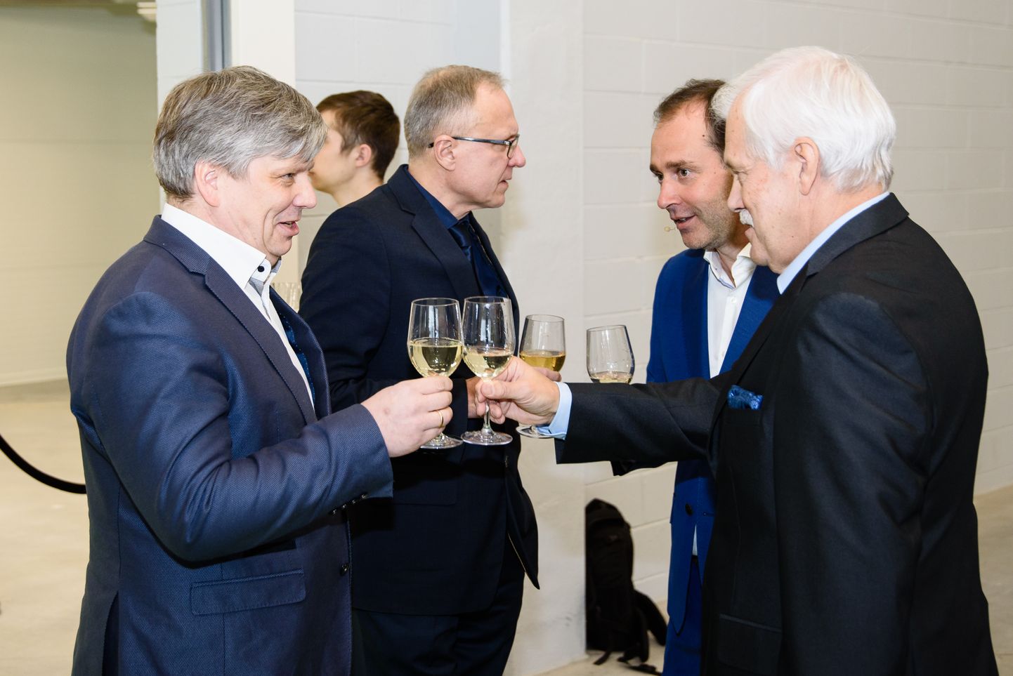 Keskkonnaminister Siim-Valmar Kiisler ja EstPak Plastiku nõukogu esimees Enno Harjak reedel tehase avamisel.