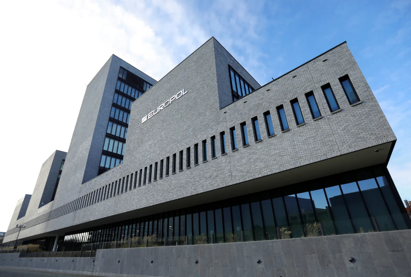Europoli peakorter Hollandis Haagis. Foto on illustreeriv.