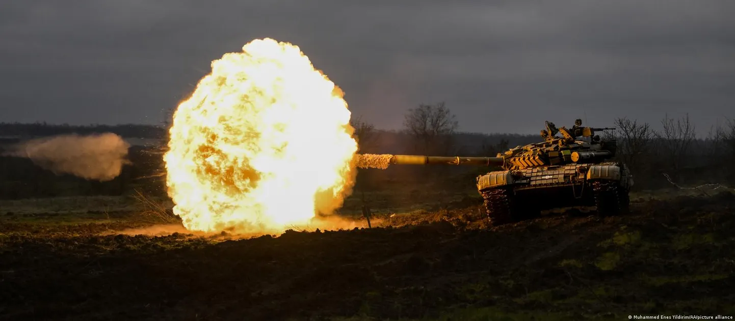 Украинский танк на огневой позиции под Бахмутом