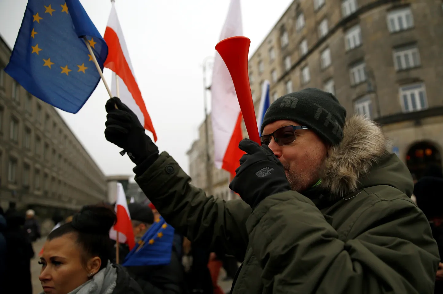 17 декабря демонстранты возобновили акции протеста против недемократичных, по их мнению, решений властей.