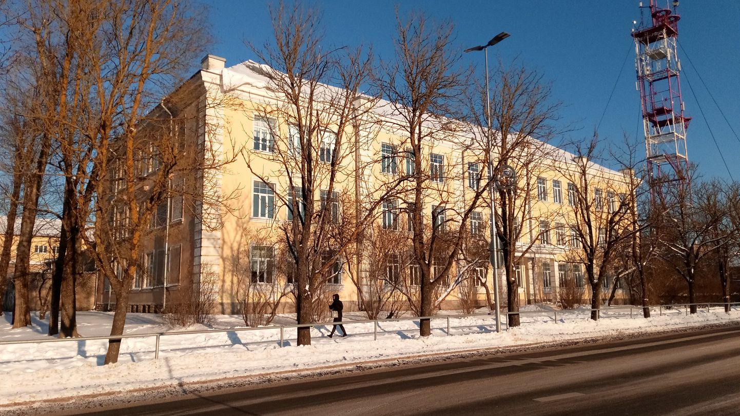 Нарвская Кесклиннаская гимназия, ее исторический корпус, в котором должна пройти реконструкция.