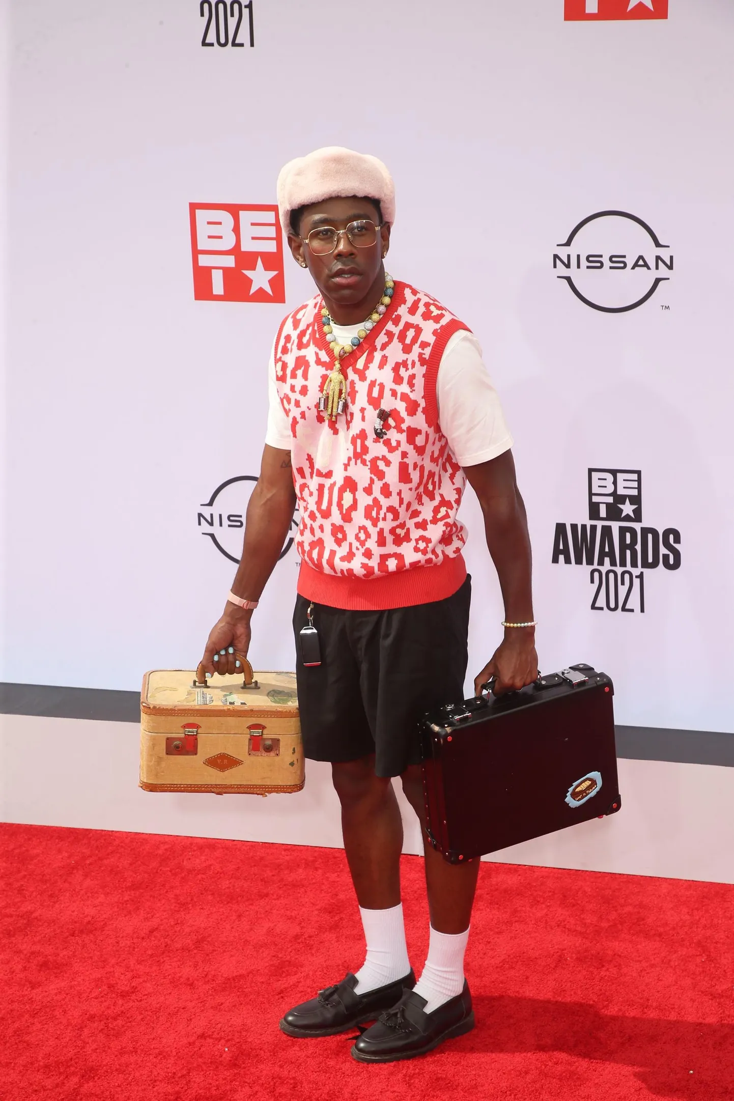 Tyler, the Creator tunneb ennast punasel vaibal koduselt.
