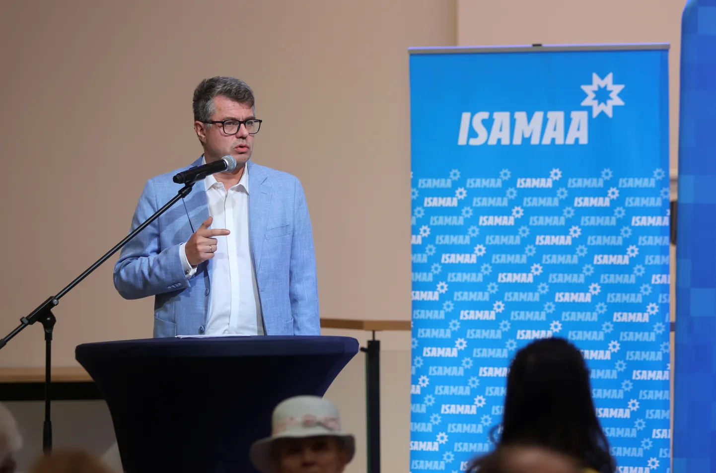 Politoloog Alar Kilp avaldas arvamust, et kui Isamaa positsioon opositsioonis nõrgeneb, Eesti 200 olukord ei parane ja Reformierakonna toetus kasvab, võib Isamaa ja Reformierakonna valitsus mõeldav olla. Pildil Isamaa esimees Urmas Reinsalu.