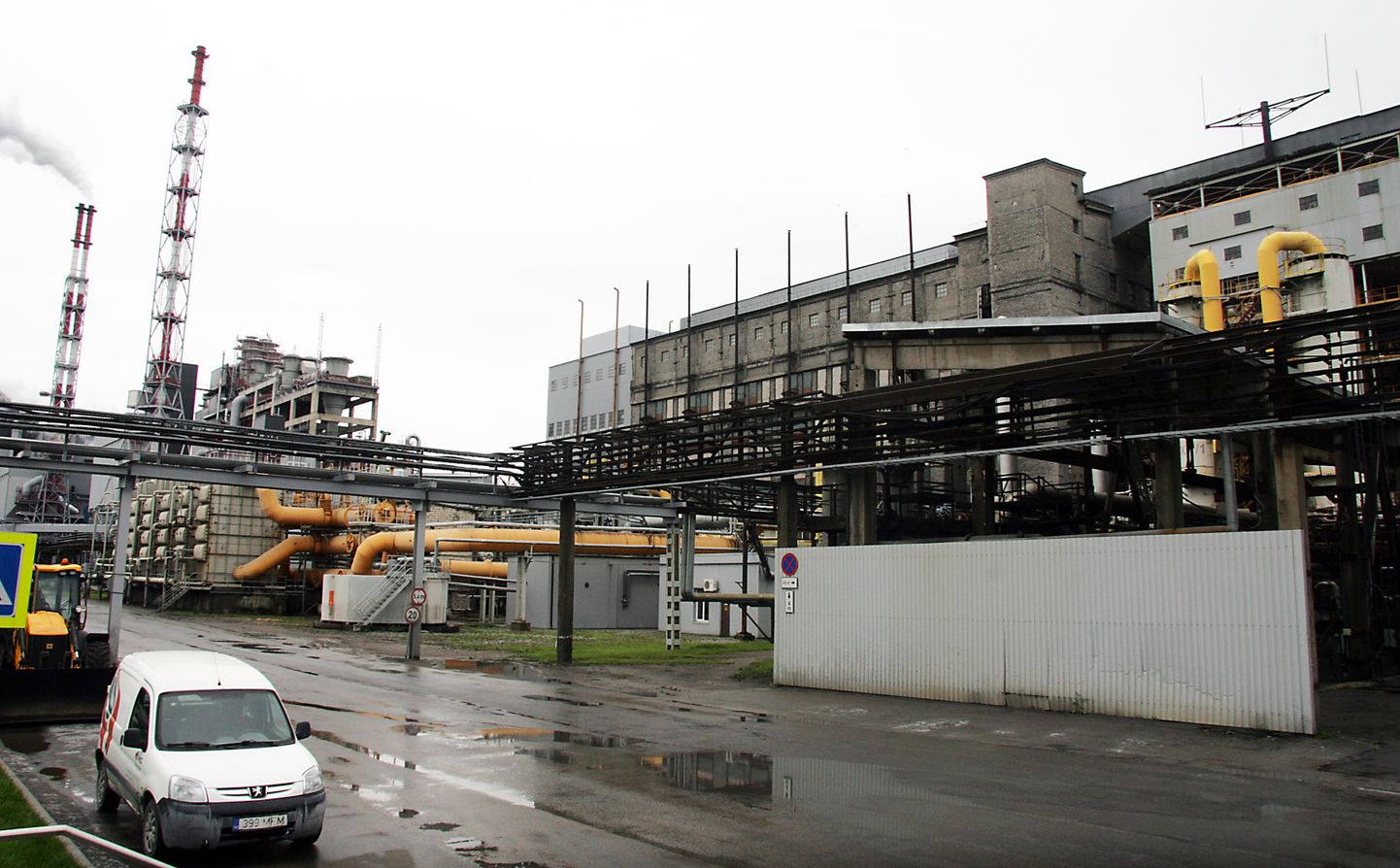 В соответствии с планом нового властного союза, менее чем через 20 лет использование сланца должно прекратиться и в Кохтла-Ярве на заводах масел "VKG".