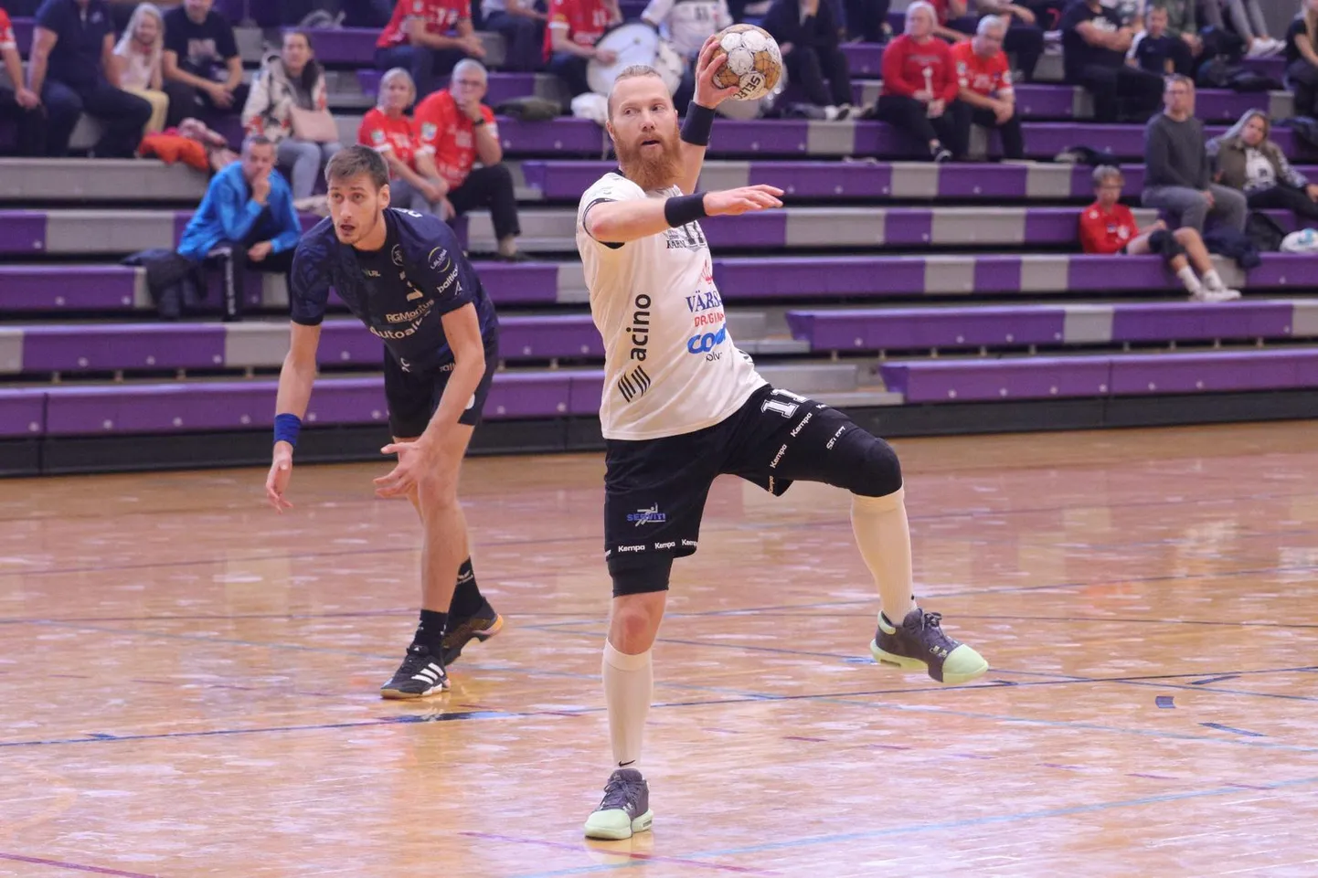 Põlva Serviti mängija Jürgen Rooba viskas koguni 13 väravat.