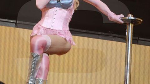 Madonna rabab uue «Confessions II» lühifilmiga: erootiline ööklubistseen ja staaridest kubisev video