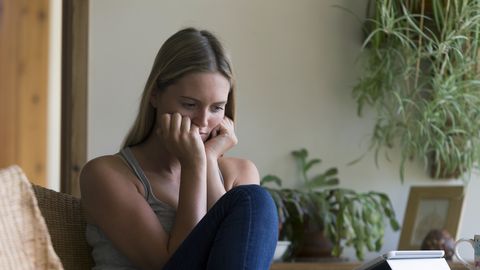 Ärevus võib viia sotsiaalsete olukordade täieliku vältimiseni. Ärevus võib viia sotsiaalsete olukordade täieliku vältimiseni.