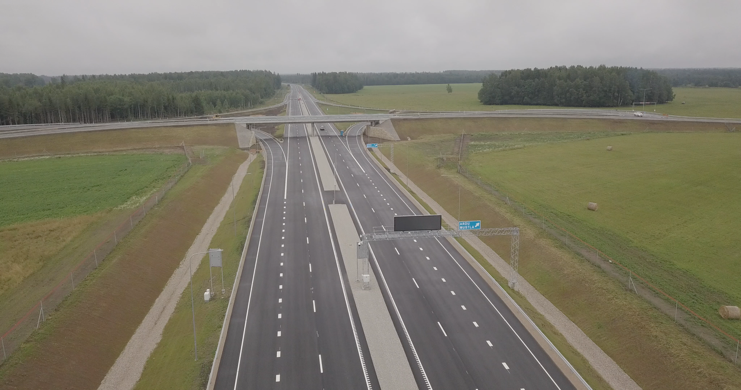 Отрезок четырехполосной дороги на шоссе Таллинн-Тарту в Козе-Арду.