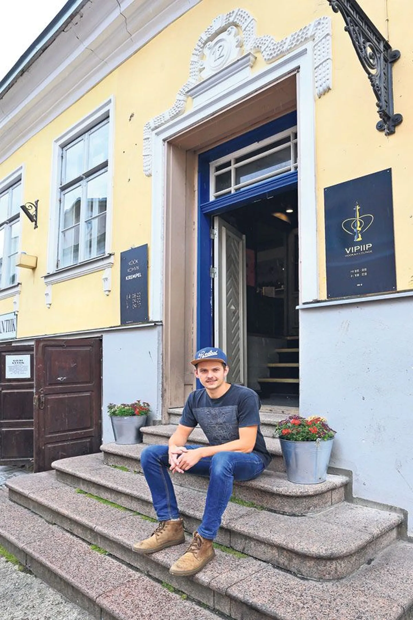 Tartu evangeelne linnakogudus tegutseb linnasüdames Rüütli tänavas. Asutajaliige Toivo Perend ütleb, et ruumide eest maksavad koguduse liikmed vabatahtlikkuse alusel.