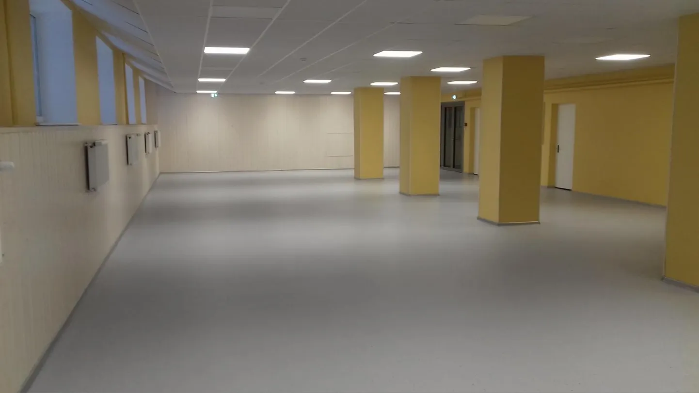 Kunda kooli garderoobis korrastati seinad, laed ja põrand.