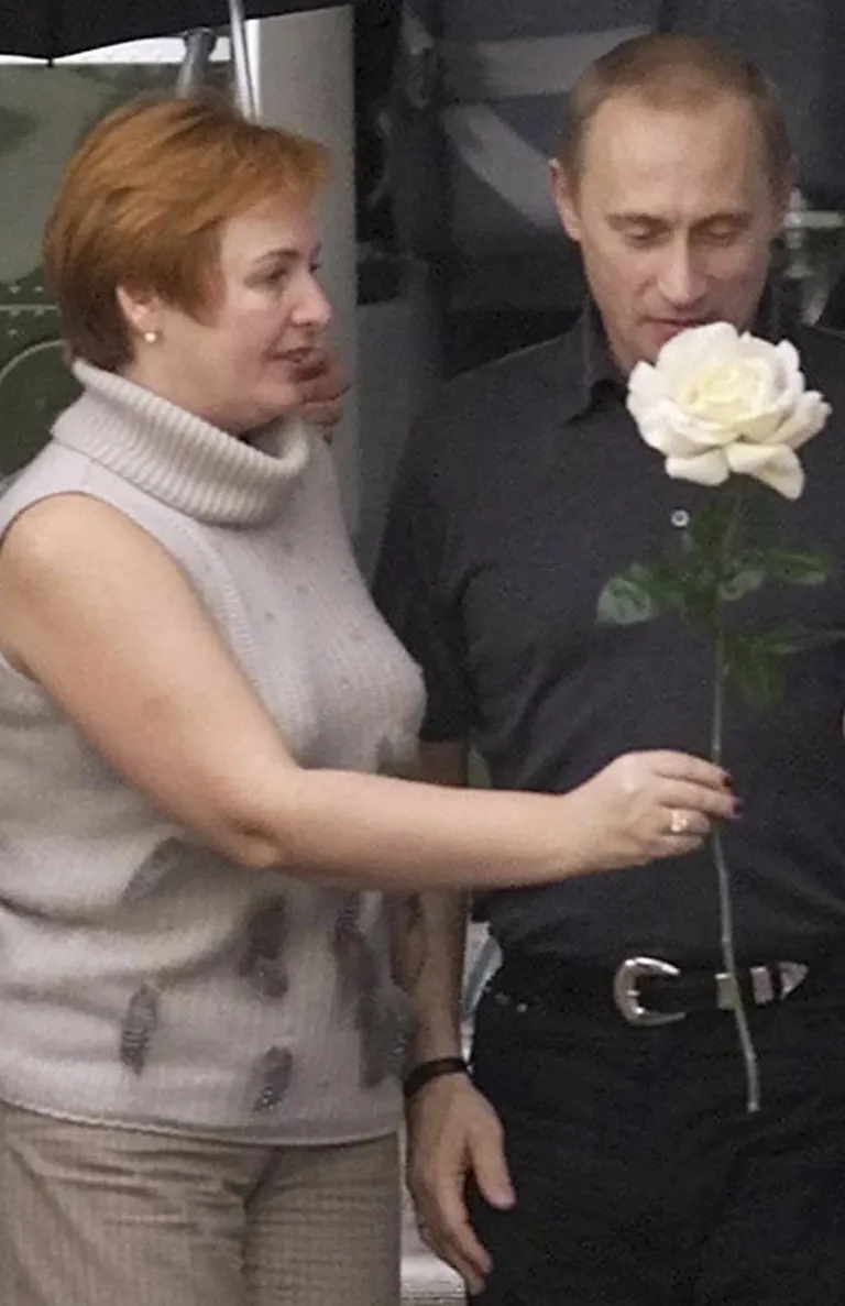 Venemaa president Vladimir Putin ja ta naine Ljudmila Putina 14. novembril 2001 USA-s Texases Crawfordis asuvas USA presidendi George Bushi ja ta naise Laura Bushi rantšos