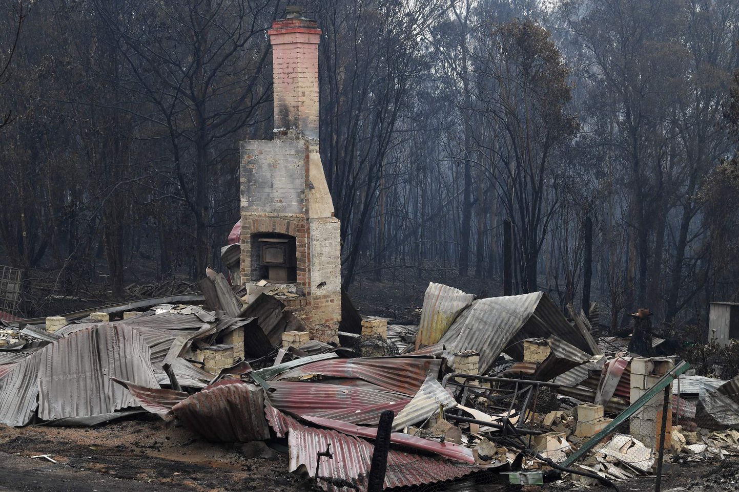 Austraalia maastikupõlengus maha põlenud maja. Pilt on illustreeriv