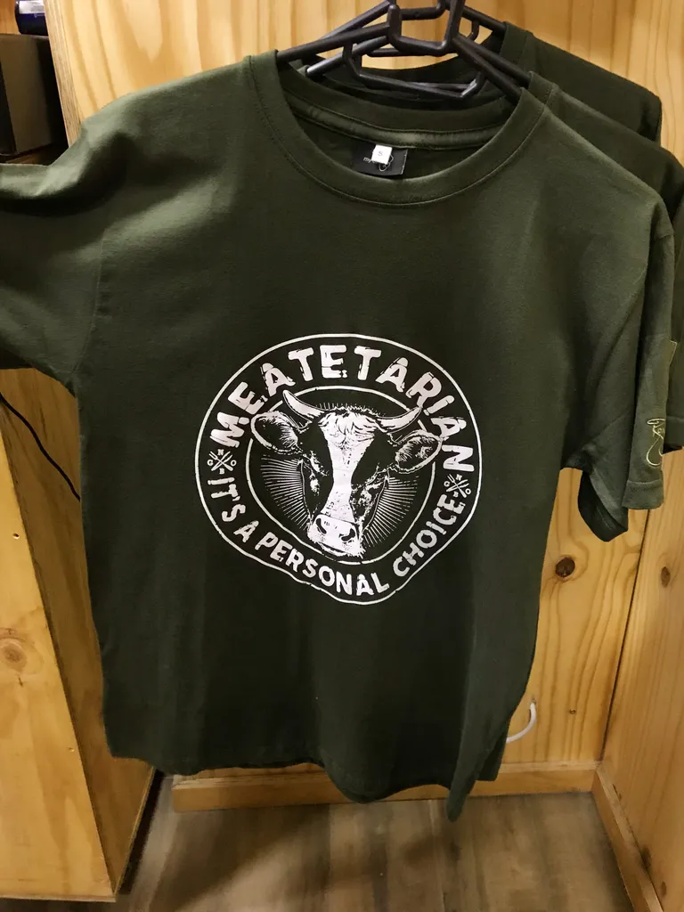 «Lihatoitlane» ehk taimetoitlaste üle nalja viskav T-särk.