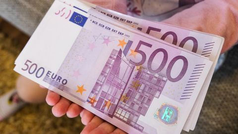 POLITSEI ⟩ Kelme uskuma jäänud naine kaotas üle 17 000 euro